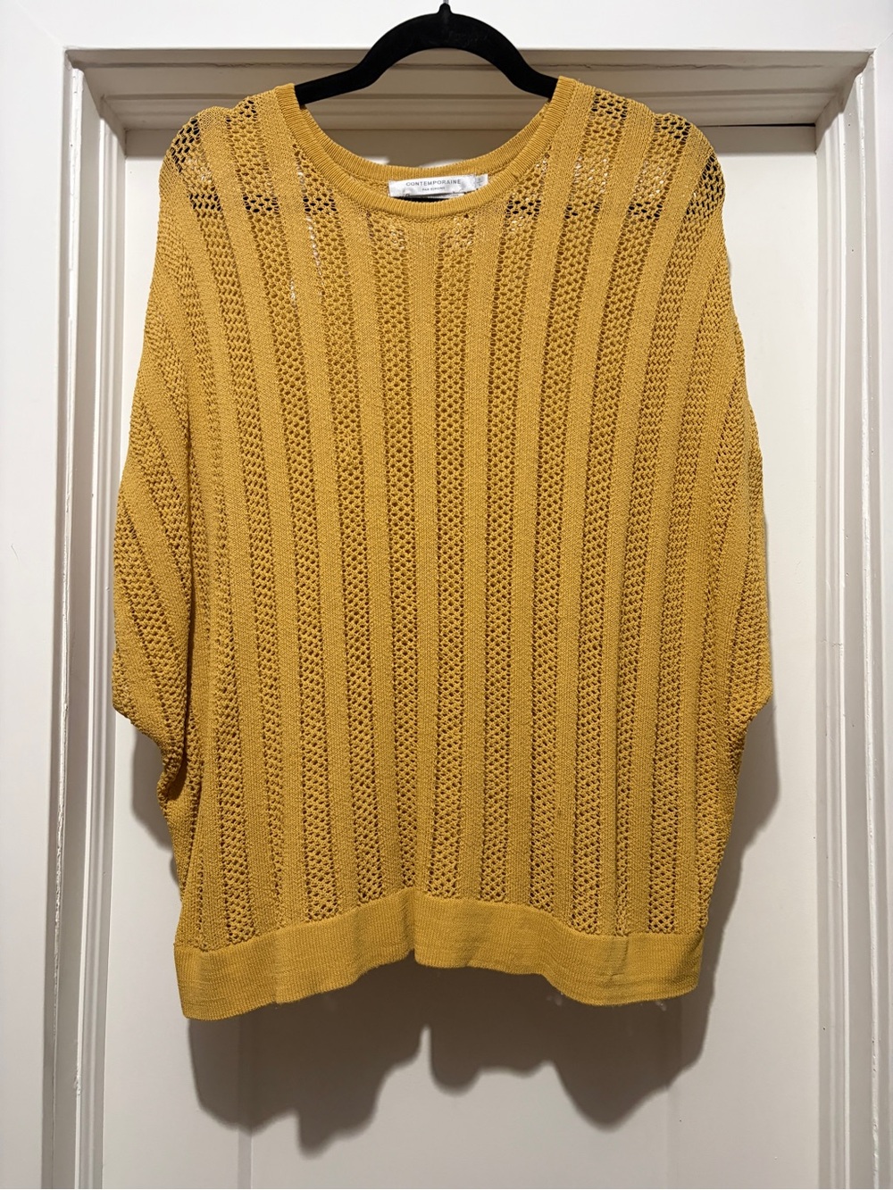 Simons Open-Knit Crew sleeveless Sweater in Mustard